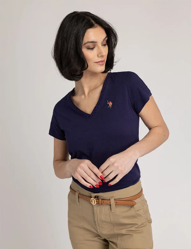 Women's discounted t shirt Women's cheap t shirt SCALLOP TRIM V-NECK T-SHIRT