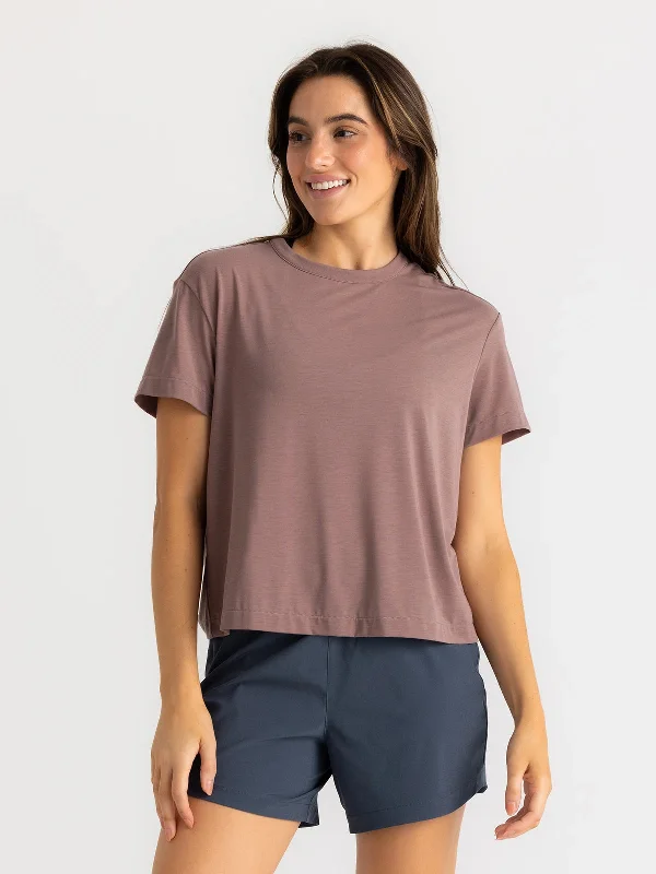 Women's brand name t shirt Women's on sale t shirt Elevate Lightweight Tee