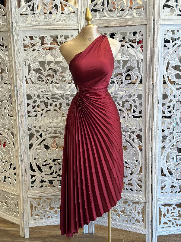 Burgundy Pleated One Sleeve Cutout Dress - No Estira, Not Stretchy