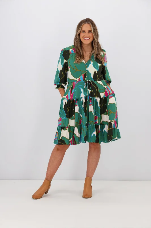 Fria Tori Green Leaf Print 3/4 Sleeve Selma Short Dress Green