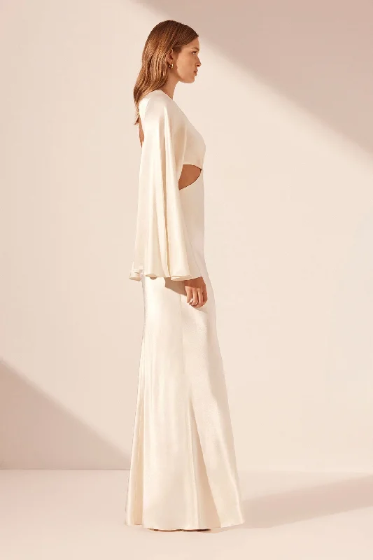 LA LUNE FLARED SLEEVE OPEN BACK MAXI DRESS - CREAM