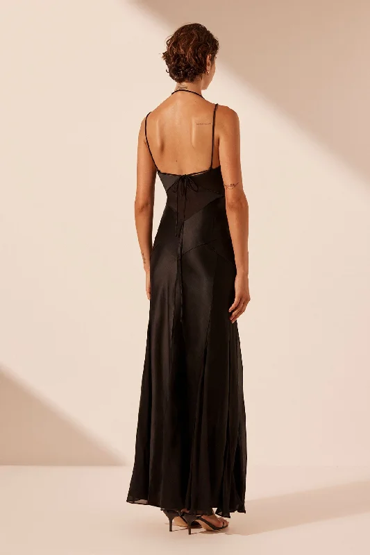 MORAYA PLUNGED GODET MAXI DRESS - BLACK