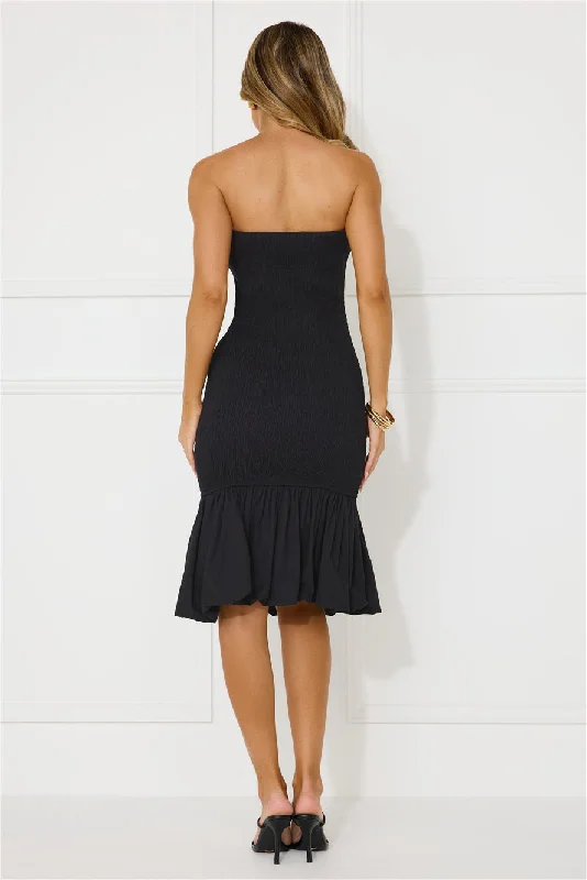 Run My Way Strapless Bubble Midi Dress Black