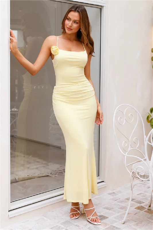 Sleek Nighttime Maxi Dress Yellow