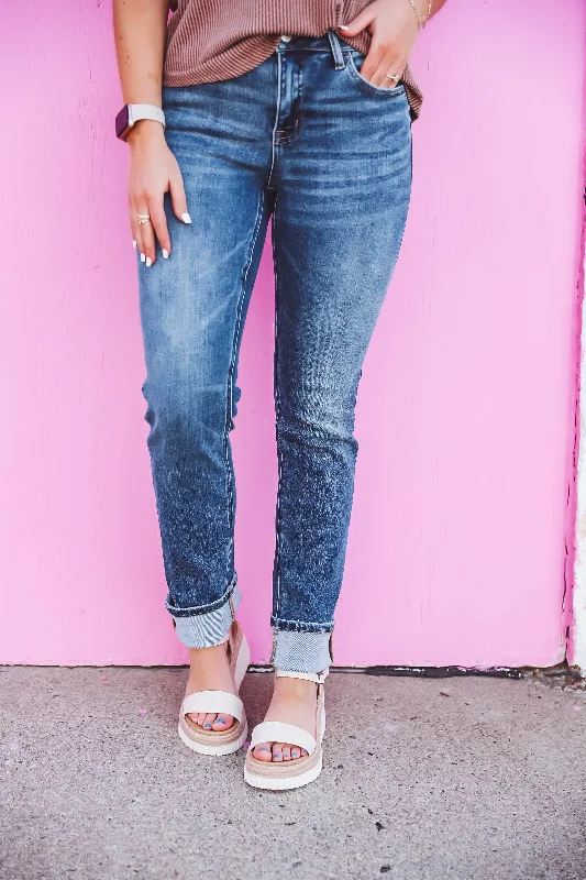 Button - fly women jeans with a traditional touch  Women's matching top and pants set Mom jeans for a nostalgic and casual look Parker Mid Rise Straight Leg Denim