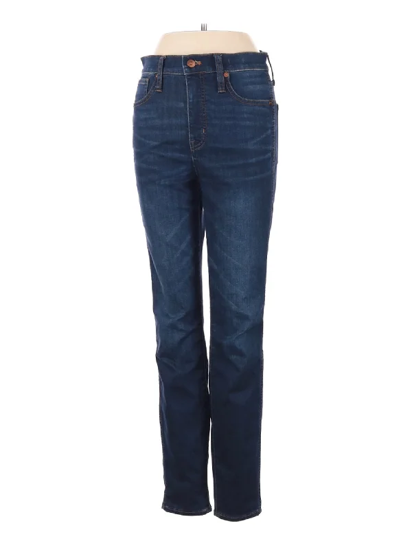 Ripped women jeans for a rebellious and fashion - forward style  Women's recycled - material workout pants Wide - leg women jeans for a modern and relaxed vibe Straight-leg Jeans in Dark Wash